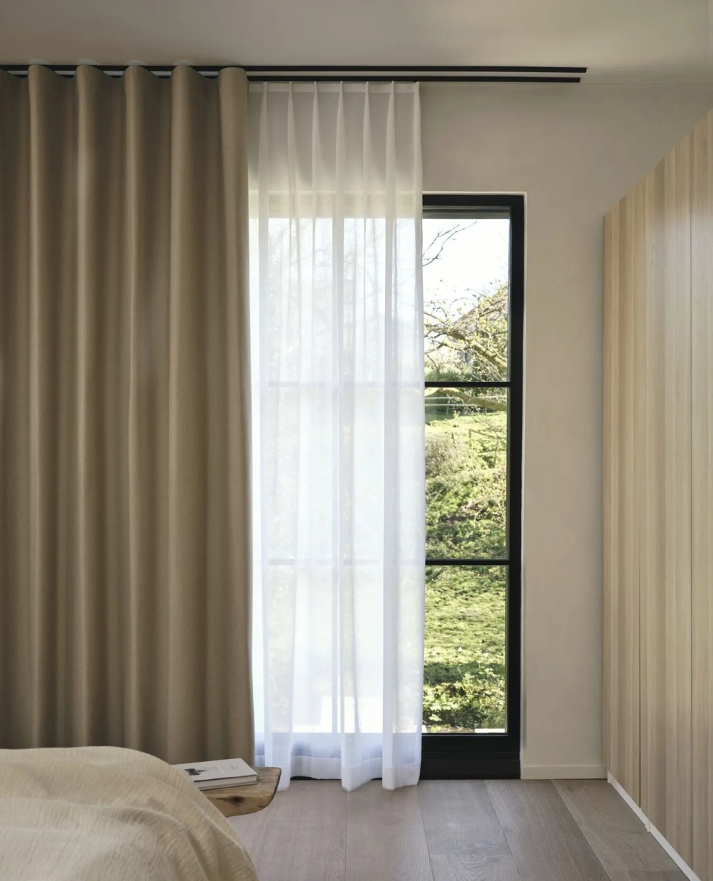 Hình ảnh thực tế lắp đặt rèm vải 2 lớp tại căn hộ penhouse cao cấp
