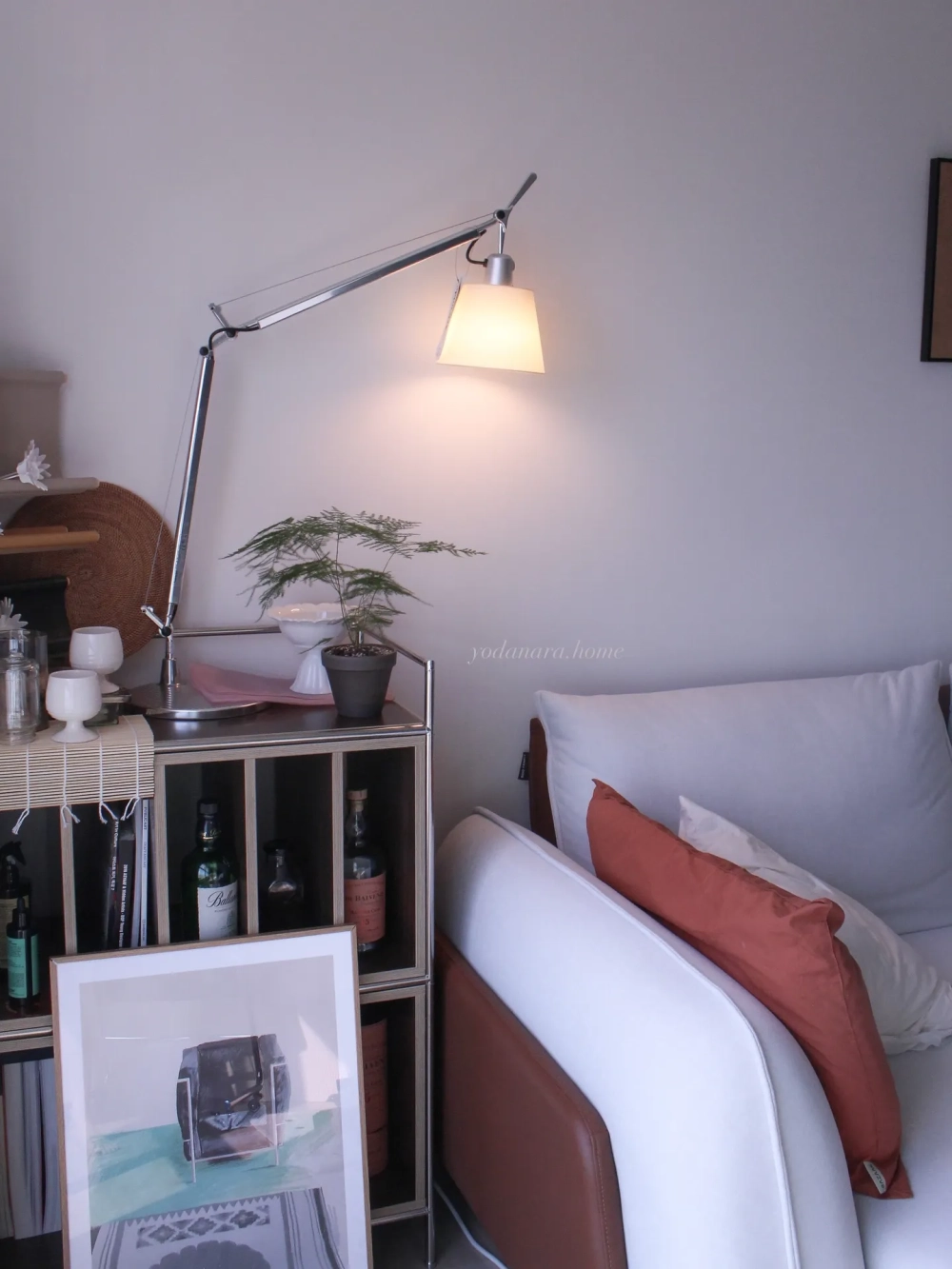 Thiết kế tủ rượu kết hợp quầy bar mini hiện đại tại gia