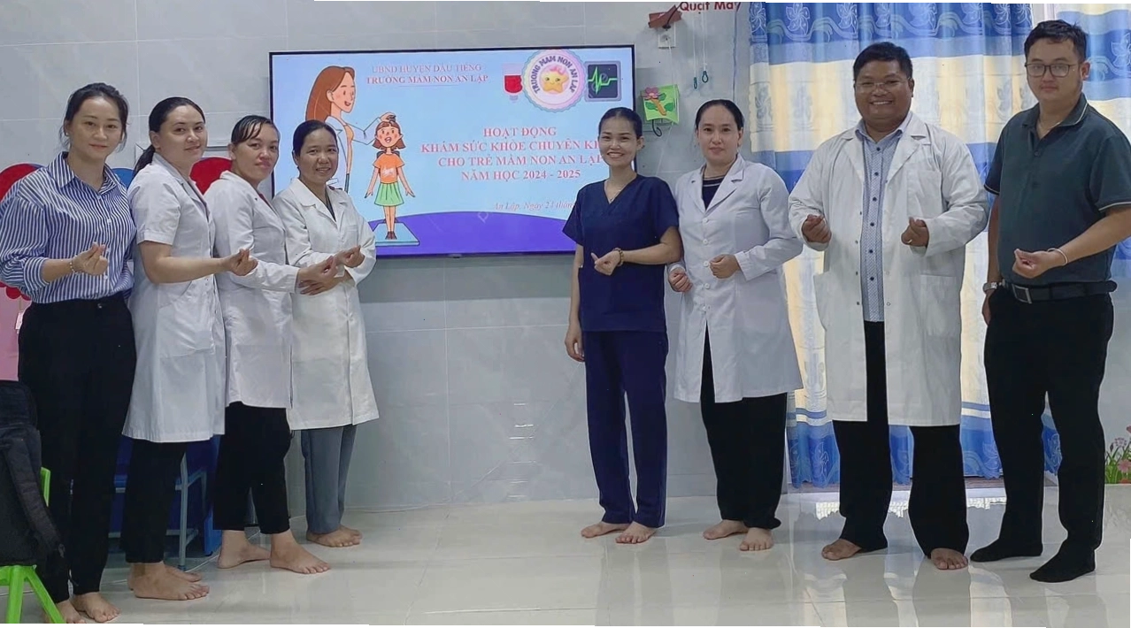 Hoạt động khám sức khỏe chuyên khoa cho trẻ mầm non
