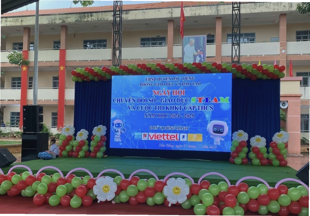 Ngày hội chuyển đổi số và cuộc thi khoa học kỹ thuật
